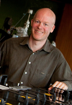 Dr Niels Madsen